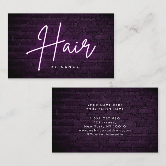 Lila Neonhaar an der Ziegelmauer Visitenkarte (Vorne/Hinten)