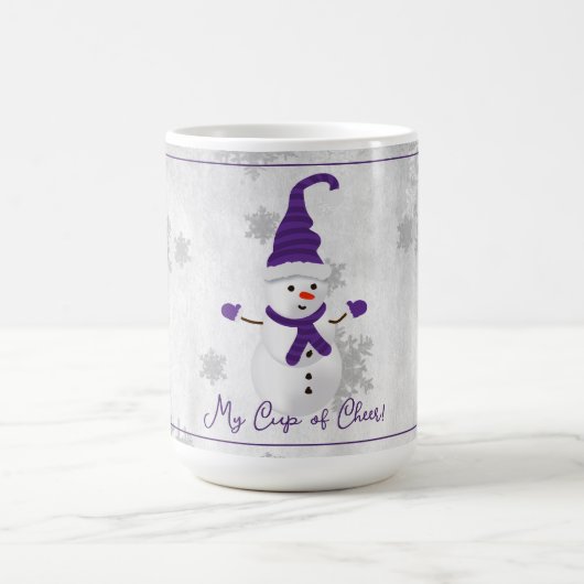 Lila Niedliche Snowman Holiday Tasse (Mittel)