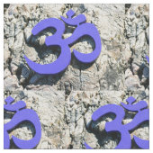 lila Om-Symbol auf Granit Stoff (Nahaufnahme)