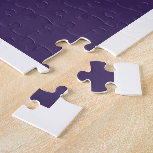 Lila Ombre- und White-Initialen oder andere Texte Puzzle (Seite)