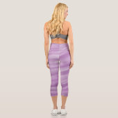 Lila Ombre Waves Sport Capri Leggings (Rückseite)