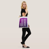 Lila Ombre & weiße Initialen oder anderer Text Tasche (Am Model)