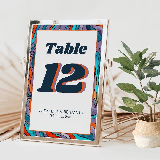 Lila Orange Wavy Moderne Retro Groovy Hochzeit Tischnummer