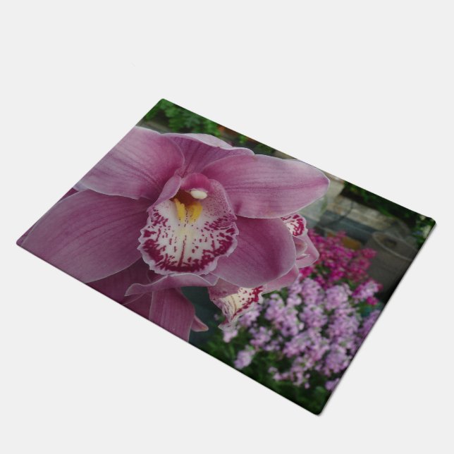 Lila Orchidee und Gartenfarben Fußmatte (Schrägansicht)
