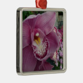 Lila Orchidee und Gartenfarben Ornament Aus Metall (Rechts)