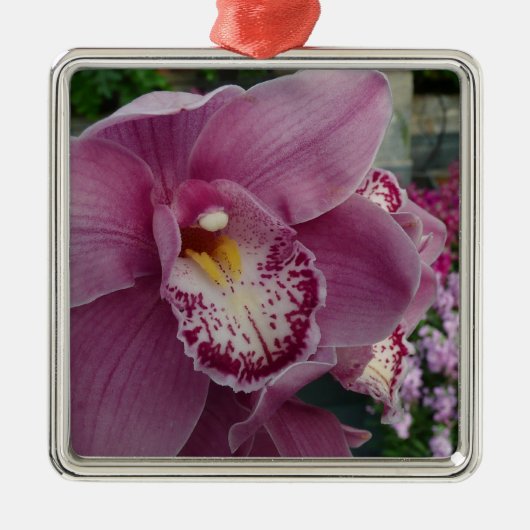 Lila Orchidee und Gartenfarben Ornament Aus Metall (Vorne)