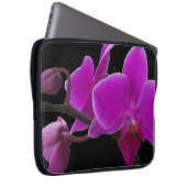 Lila Orchideen auf schwarzem Laptop Laptopschutzhülle (Vorne Rechts)