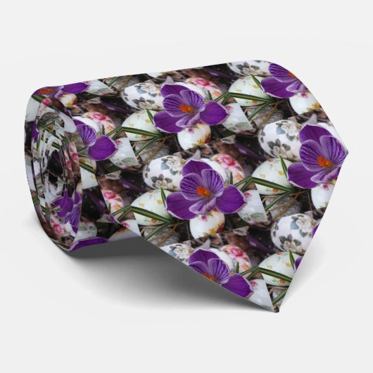 Lila Ostereier (Crocus und Floral) Krawatte (Gerollt)