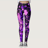Lila Paint-Spritzer auf schwarzen Leggings (Vorderseite)