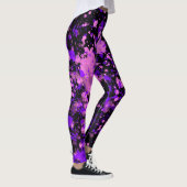 Lila Paint-Spritzer auf schwarzen Leggings (Rechts)