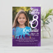 Lila Paint Spritzer Foto 8. Geburtstag Einladung (Stehend Vorderseite)