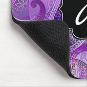 Lila Paisley-Muster mit benutzerdefiniertem Monogr Mousepad (Ecke)