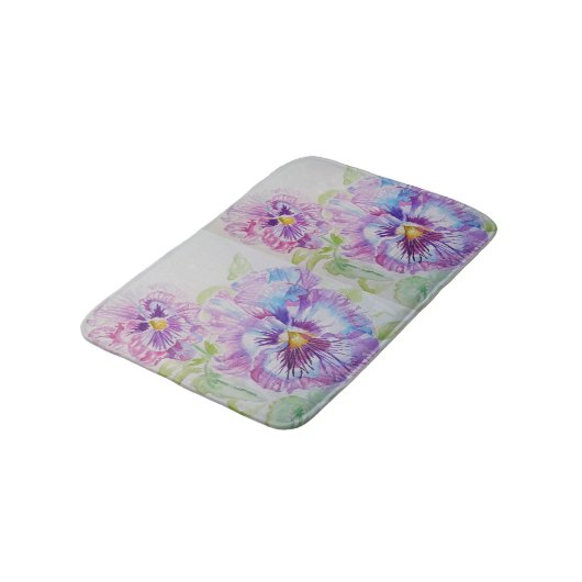 Lila Pansy Aquarellfarben Stiefmütterchen Blumenma Badematte (Schrägansicht)