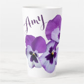 Lila Pansy floral Amy Name anpassbar boho Milchtasse (Vorderseite)