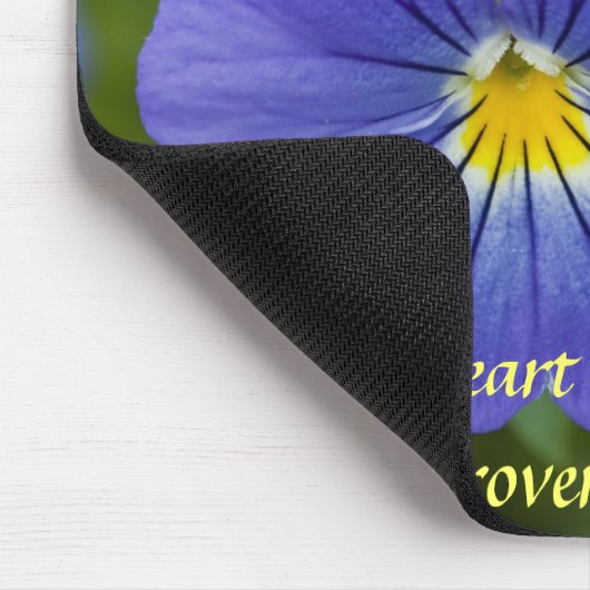 Lila Pansy - Fröhlichkeit Mousepad (Ecke)