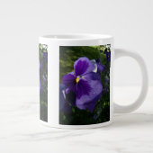 Lila Pansy Jumbo-Tasse (Rechts)