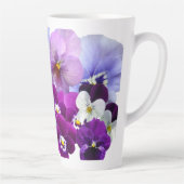 Lila Pansy-Kaffee Latte Tasse Blume Blumenstrauß (Rechts)