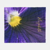 Lila Pansy-Makro-Foto elegant Fleecedecke (Vorderseite (Horizontal))