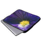 Lila Pansy-Makro-Foto elegant Laptopschutzhülle (Vorne Knopf)