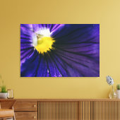 Lila Pansy-Makro-Foto elegant Leinwanddruck (Insitu (Wohnzimmer))