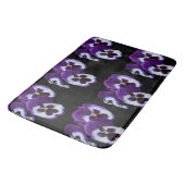Lila Pansy Posy, Badematte (Schrägansicht)