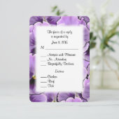 Lila Pansy RSVP Card mit Entree Choice Karte (Stehend Vorderseite)