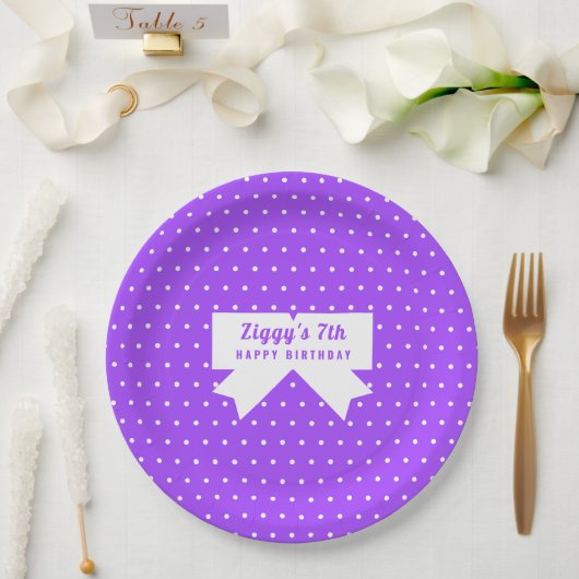 Lila Papiertafel aus White Polka Dots Pappteller (Hochzeit)