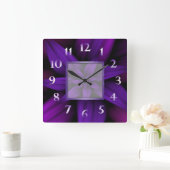 Lila Passionsfloral Geometric Quadratische Wanduhr (Zuhause)
