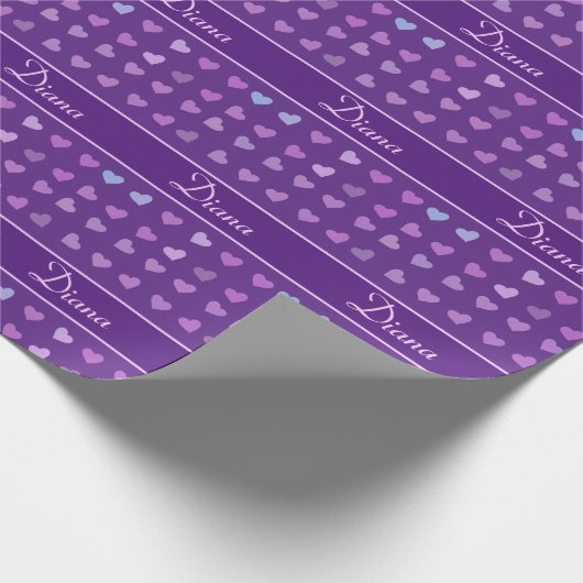 LILA PASTEL FARBIGE HERZEN PERSONALISIERT GESCHENKPAPIER (Ecke)