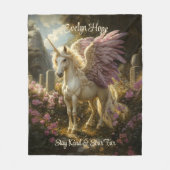 Lila Pegasus Celtic Stone Circle Mythisches Pferd Fleecedecke (Vorderseite)