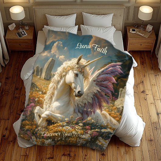 Lila Pegasus Stone Circle Fantasy Mythisches Pferd Fleecedecke