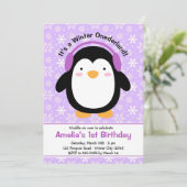 Lila Penguin Geburtstagseinladungen (Mädchen) Einladung (Stehend Vorderseite)