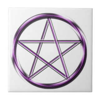 Lila Pentagram auf Weiß Fliese