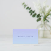 Lila Periwinkle Blue Gradient Modern Visitenkarte (Stehend Vorderseite)