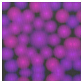 Lila Perlen aus der Ferne Stoff (Nahaufnahme)