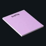 Lila Personalisierter Editor Notizblock<br><div class="desc">Lila Personalisierter Notepad macht ein tolles Geschenk oder kleine Geschenk! Das wird auf jedem Schreibtisch großartig aussehen! Sie haben die Wahl zwischen zwei Größen.</div>