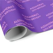 Lila personalisierter Name Alter Geburtstag Geschenkpapier (Rolleneckpunkt)