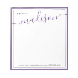 Lila Personalisierter Name vom Schreibtisch aus Notizblock