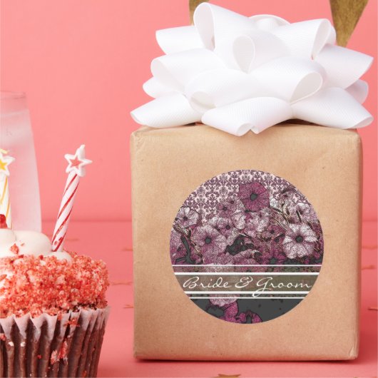 Lila Petunia auf eleganten, weißen Kornklebern Runder Aufkleber (Party)