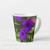 Lila Petunia - Latte Tasse (Rechte Ecke)