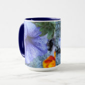 Lila Petunia Tasse (Vorderseite Links)