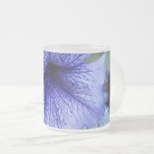 Lila Petunia-Tasse Mattglastasse (VorderseiteRechts)