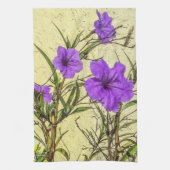 Lila Petunias Closeup Geschirrtuch (Vertikal)