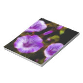 Lila Petunias Notizblock (Rotiert)