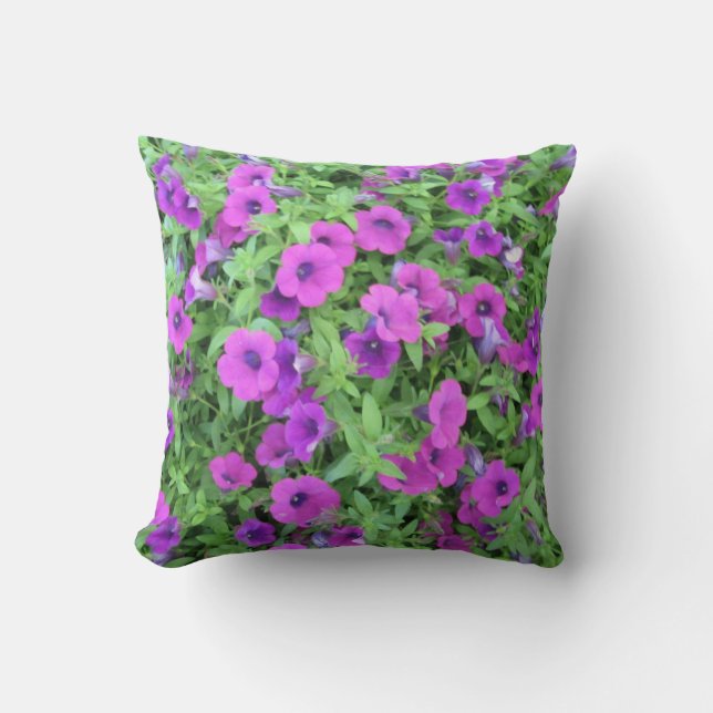 Lila Petunias Pillow - Lila Kissen (Vorderseite)