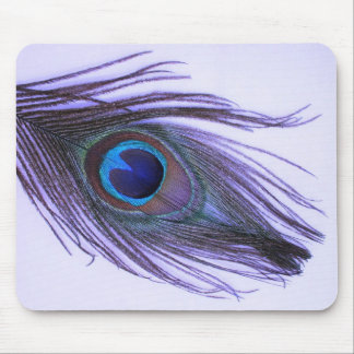 Lila Pfau-Feder 2 Mousepad
