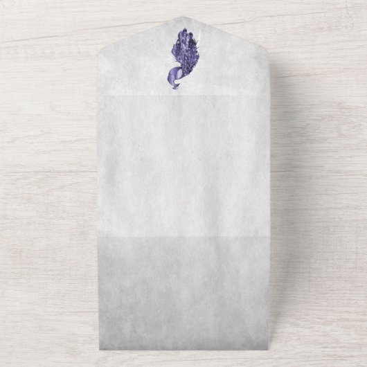 Lila Pfauenhochzeit in einer Einladung (Außenbereich)