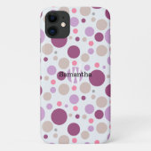 Lila Pflaume Polka Dots Individuelle Name Case-Mate iPhone Hülle (Rückseite)