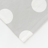 Lila Poka Punkte Fleecedecke (Ecke)
