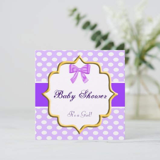 Lila Polka Dot Kinderdusche Einladung (Stehend Vorderseite)